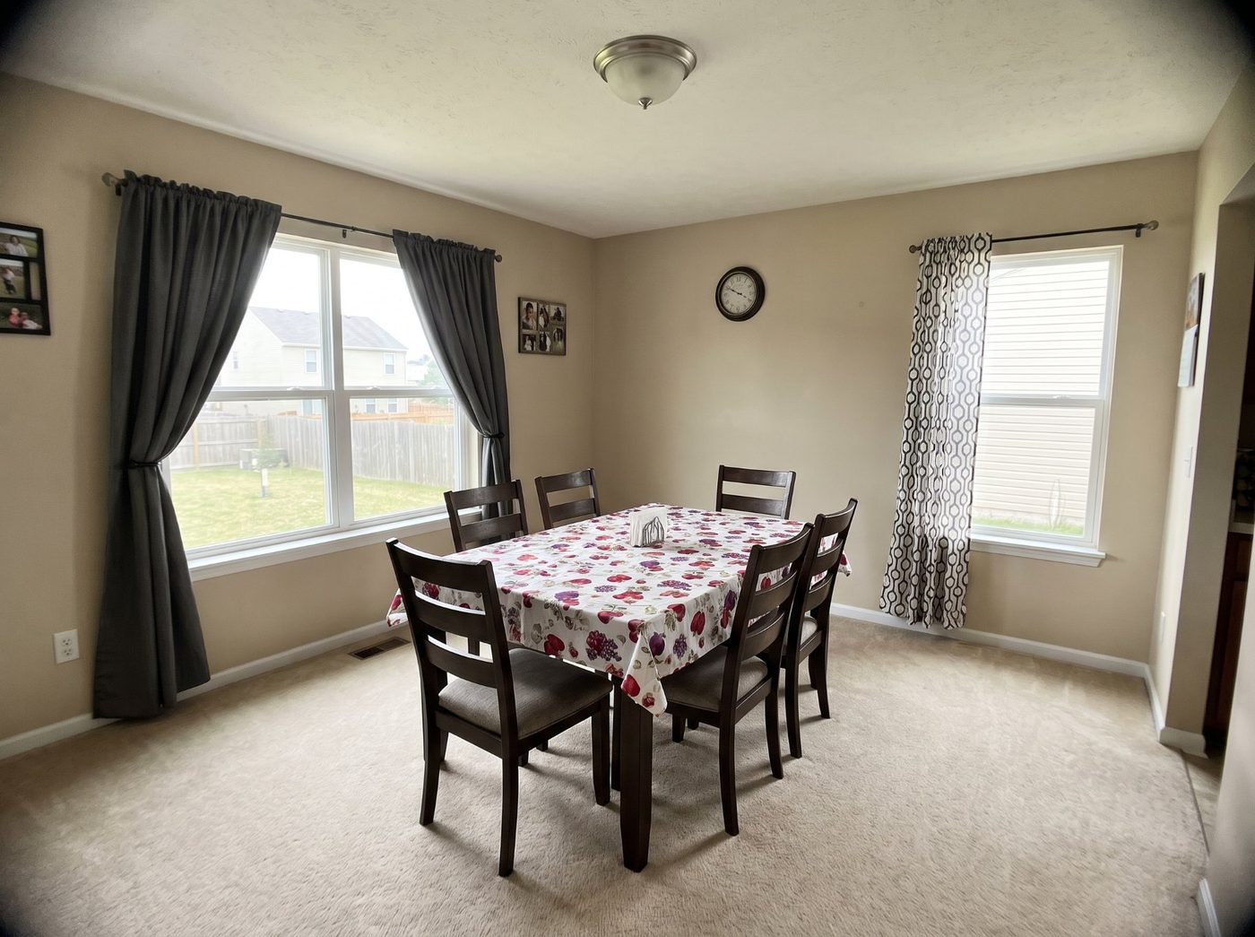 Dining room source photo